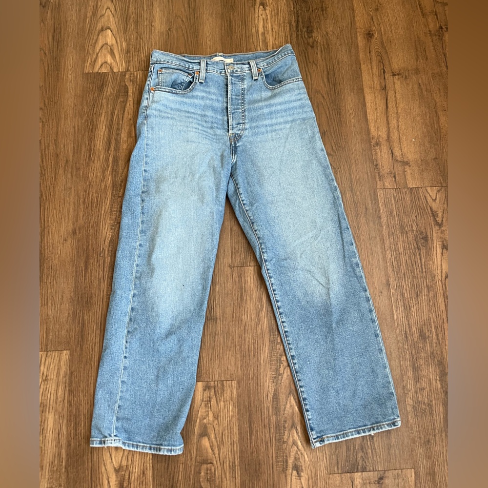 Levi’s Ribcage Straight Leg Ankle Jean